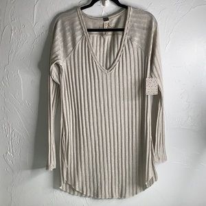 Free People V neck lightweight Ribbed knit Hemp sweater size L NWT